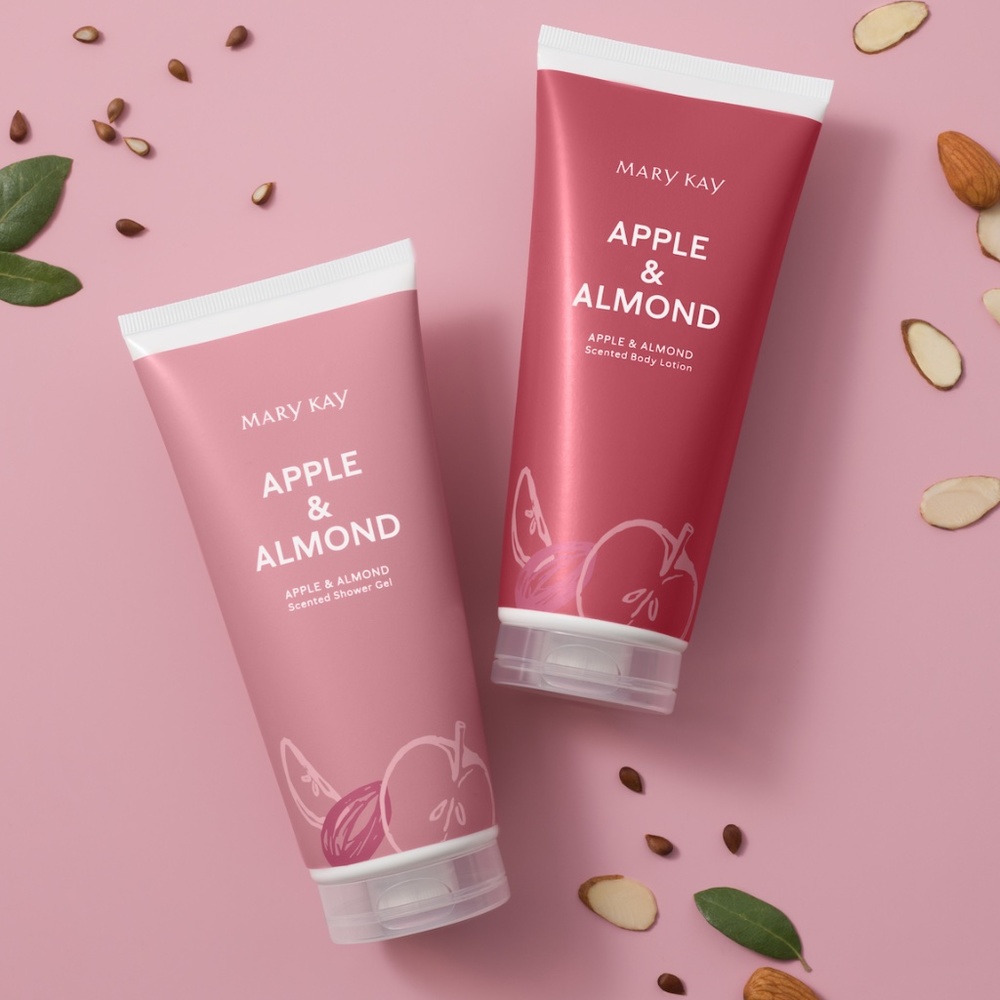 Mary Kay Apple and Almond Gift Set NWT